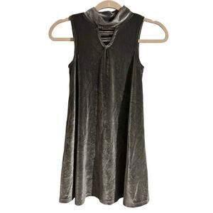 Epic Threads Women’s Silver Velvet Sleeveless Shirt, Size M